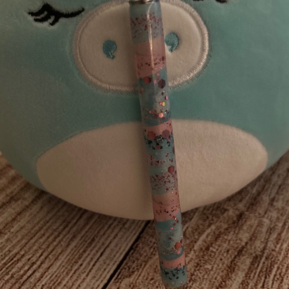 Pens 🖊️ - Picture 3 of 3